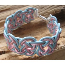 Knotenarmband aus echtem Leder in blau und rosa